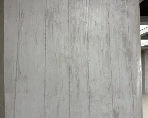 Декоративная штукатурка под дерево в павильоне «Росатом» на ВДНХ